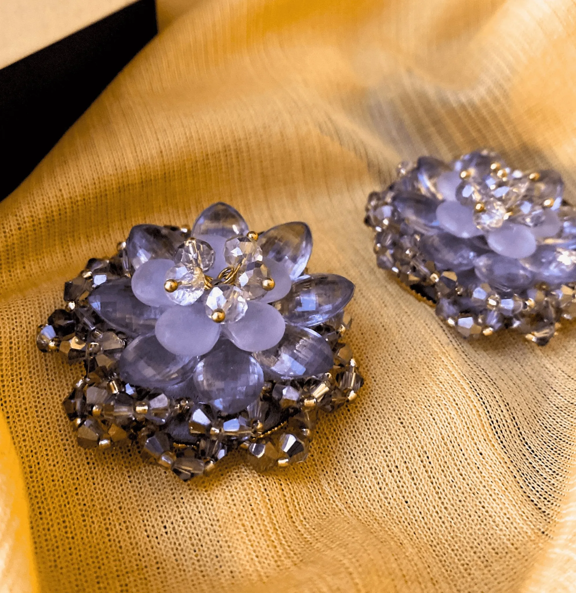 Cute black shades flower earrings